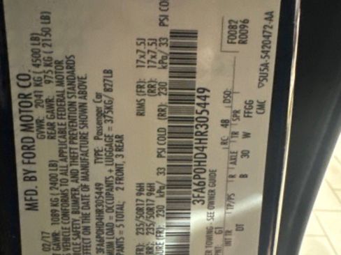 Used 2017 Ford Fusion SE w/ Fusion SE Technology Package image 10