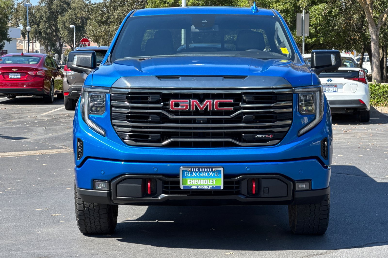 Used 2023 GMC Sierra 1500 AT4 w/ AT4 Premium Package AWD/4WD image 8