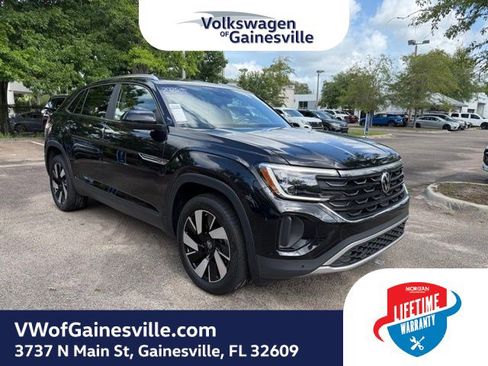 Certified 2025 Volkswagen Atlas Cross Sport SE AWD/4WD image 1