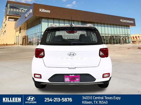 Used 2023 Hyundai Venue Limited w/ Cargo Package image 8