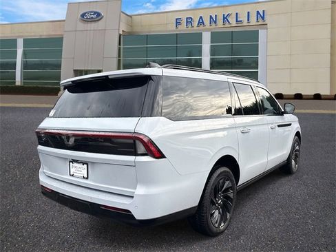 New 2025 Lincoln Navigator L Reserve w/ Jet Appearance Package image 7