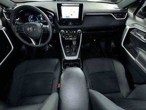 Used 2024 Toyota RAV4 SE image 32
