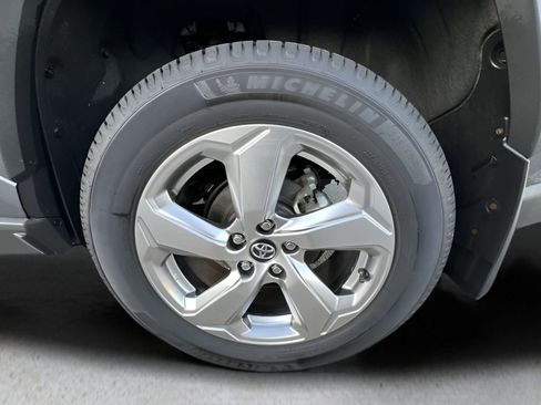 Used 2020 Toyota RAV4 Limited image 33