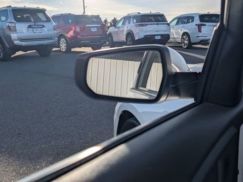 Used 2022 Chevrolet Malibu LT image 27