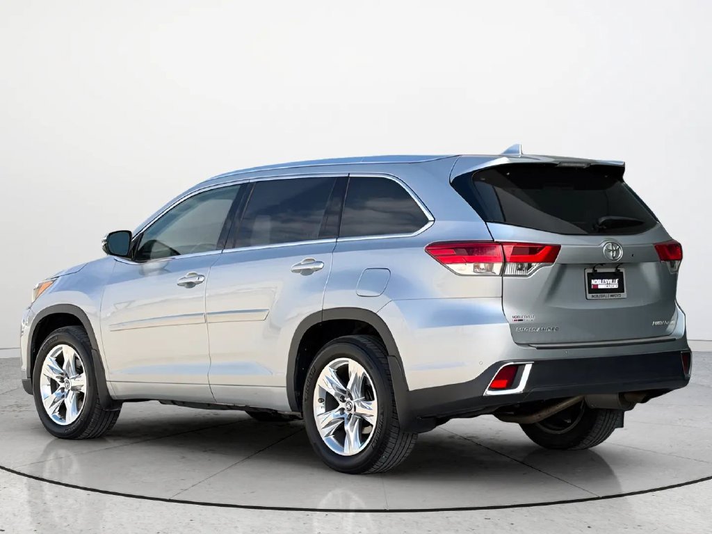 Used 2018 Toyota Highlander Limited AWD/4WD image 2