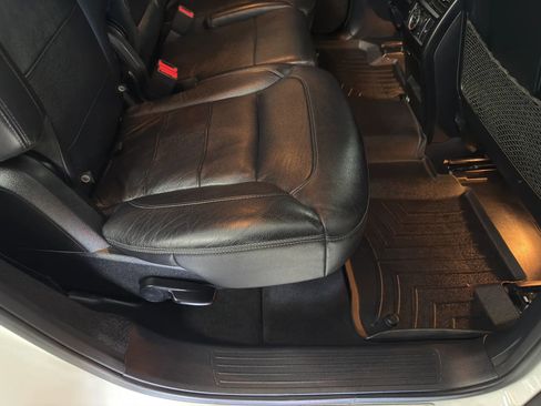 Used 2017 Mercedes-Benz GLS 550 4MATIC w/ Driver Assistance Package image 18