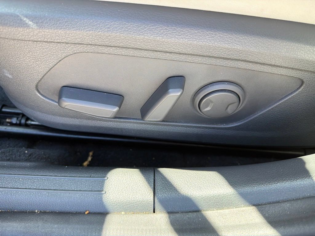 Used 2025 Hyundai Sonata SEL FWD image 10