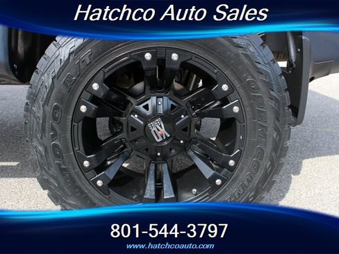 Used 2014 Nissan Titan SV w/ SV Value Truck Package AWD/4WD image 12