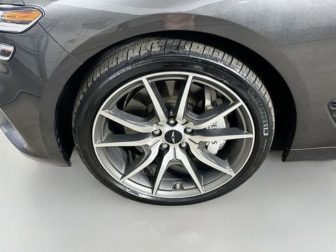 Used 2025 Genesis G70 2.5T RWD image 8