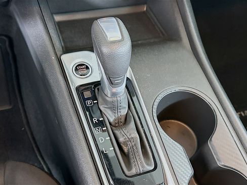 Used 2025 Nissan Altima 2.5 SV image 24