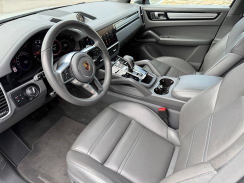 Used 2023 Porsche Cayenne Platinum Edition AWD/4WD image 22