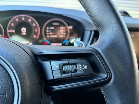 Certified 2025 Porsche Cayenne Coupe image 16