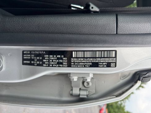Used 2018 Jeep Renegade Latitude w/ Cold Weather Group AWD/4WD image 26