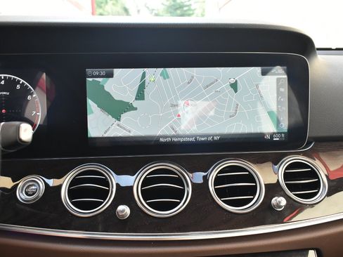 Used 2020 Mercedes-Benz E 350 4MATIC Sedan image 25