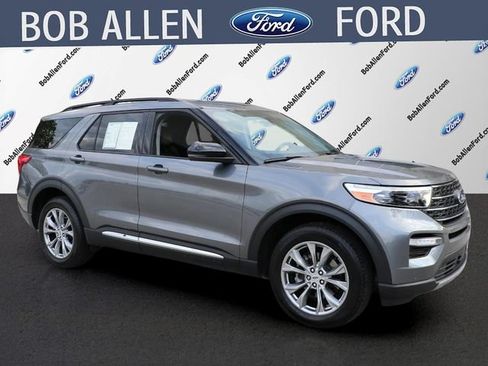 Certified 2024 Ford Explorer XLT w/ Equipment Group 202A AWD/4WD image 2