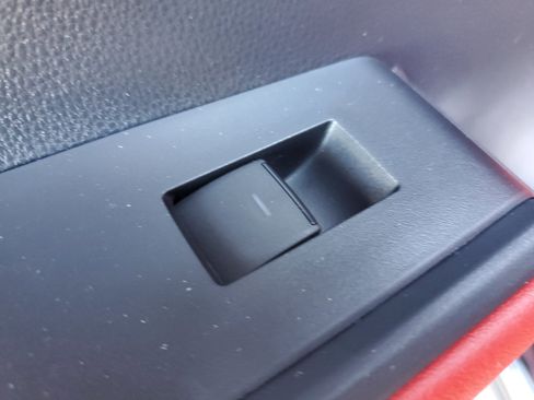 Used 2023 Toyota Highlander XSE image 13