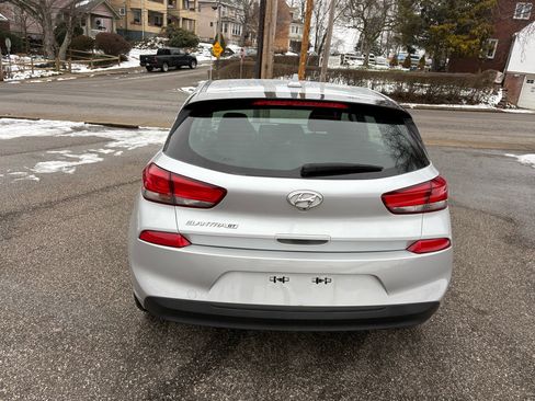 Used 2018 Hyundai Elantra GT image 7