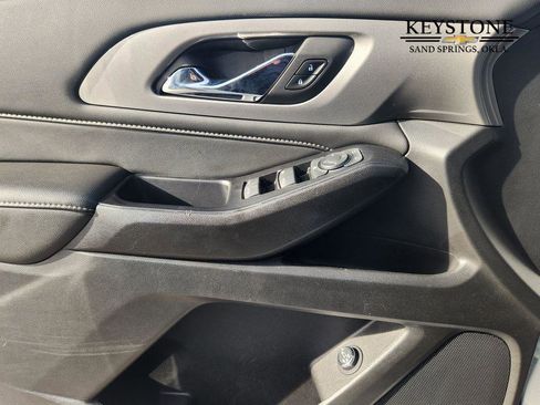 Used 2023 Chevrolet Traverse LT image 24