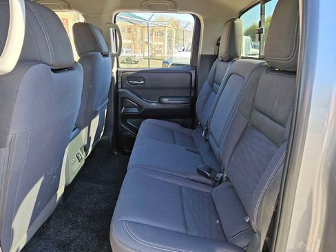 Used 2023 Nissan Frontier SV w/ SV Convenience Package image 17