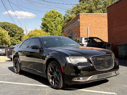 Used 2016 Chrysler 300 S RWD image 7