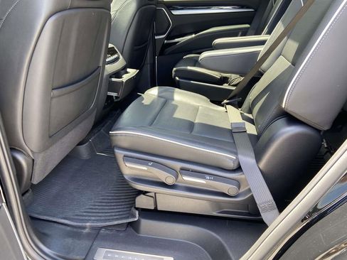 Certified 2025 Cadillac Escalade Sport AWD/4WD image 14