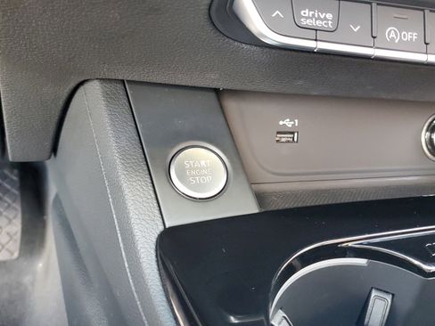 Used 2020 Audi A4 2.0T Premium w/ Convenience Package image 23