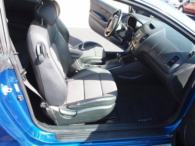 Used 2014 Kia Forte Koup SX FWD image 6