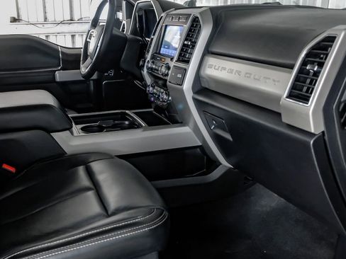 Used 2020 Ford F250 Lariat w/ Lariat Ultimate Package AWD/4WD image 12