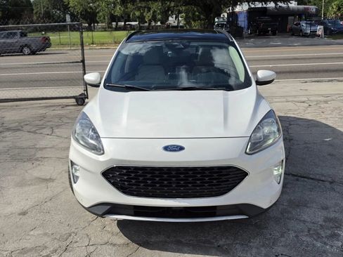 Used 2020 Ford Escape Titanium FWD image 3