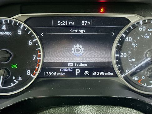 Used 2025 Nissan Pathfinder SV FWD image 19