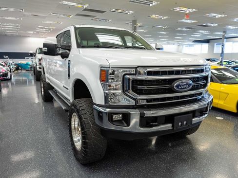 Used 2021 Ford F250 Lariat w/ Lariat Value Package image 4