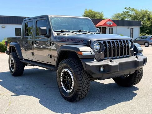 Used 2020 Jeep Gladiator Sport w/ Quick Order Package 24S AWD/4WD image 3