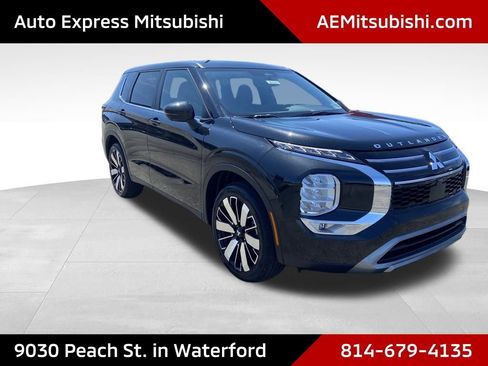 New 2025 Mitsubishi Outlander SE image 1