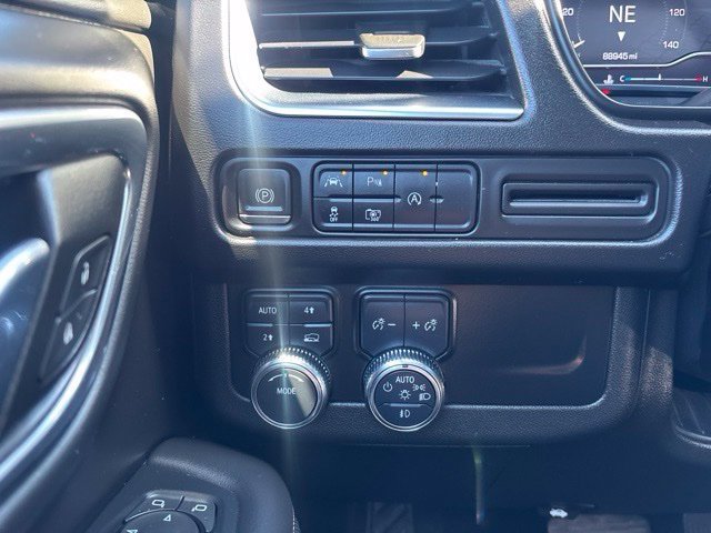 Used 2023 GMC Yukon XL SLT w/ SLT Premium Package AWD/4WD image 15