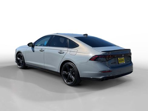 Used 2024 Honda Accord Sport image 3