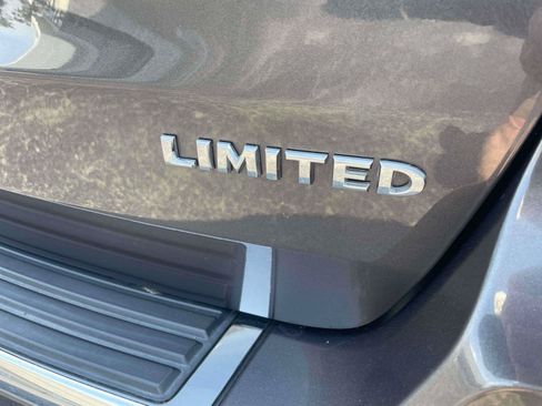 Used 2018 Jeep Grand Cherokee Limited RWD image 9
