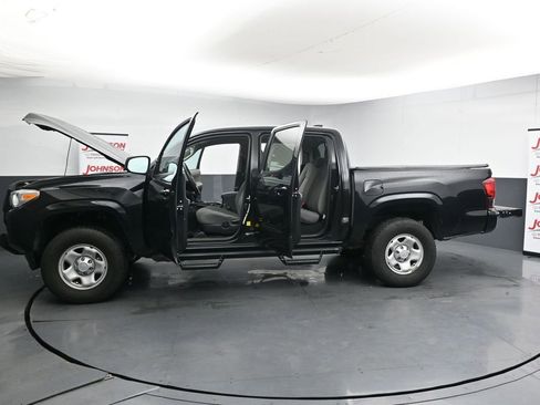 Used 2020 Toyota Tacoma SR AWD/4WD image 28