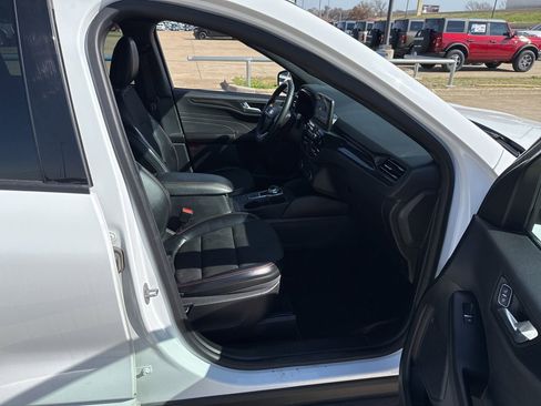 Used 2023 Ford Escape ST-Line image 14