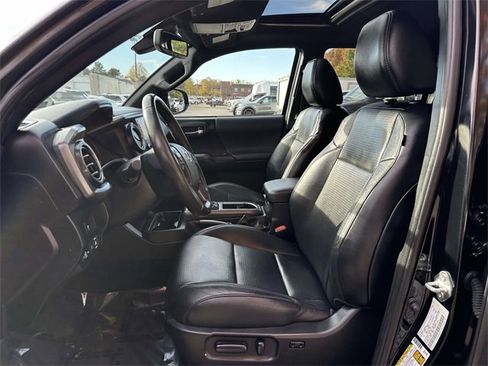 Used 2022 Toyota Tacoma TRD Sport w/ TRD Premium Sport Package image 24