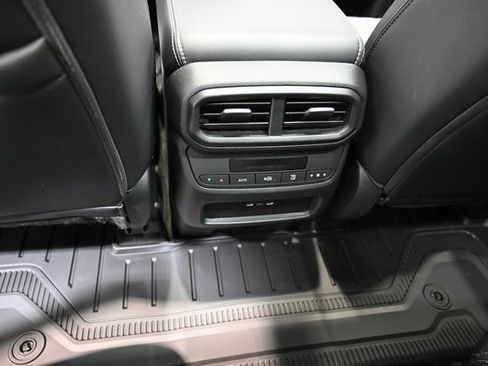 Used 2024 Honda Pilot Touring image 27