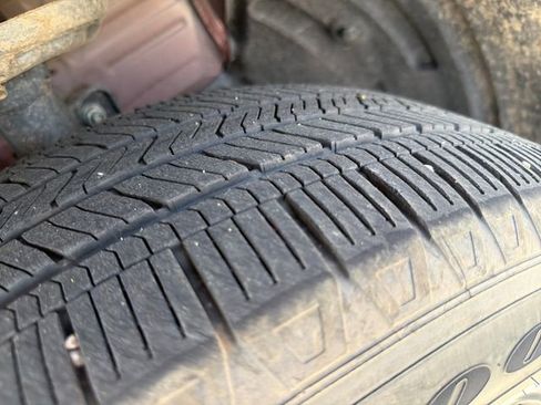 Used 2025 Honda Pilot EX-L image 10