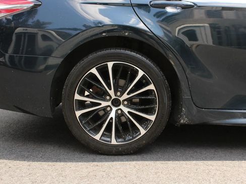 Used 2019 Toyota Camry SE FWD image 10