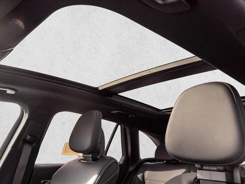 Certified 2026 Mercedes-Benz GLC 300 4MATIC image 13