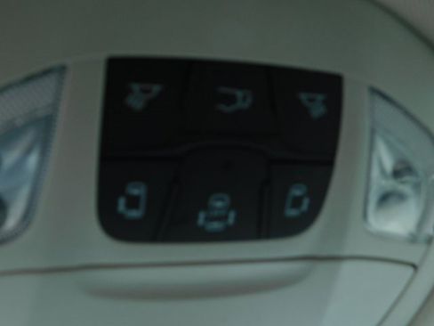 Used 2023 Chrysler Pacifica Limited image 39