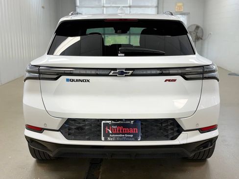 Used 2024 Chevrolet Equinox EV RS FWD image 6