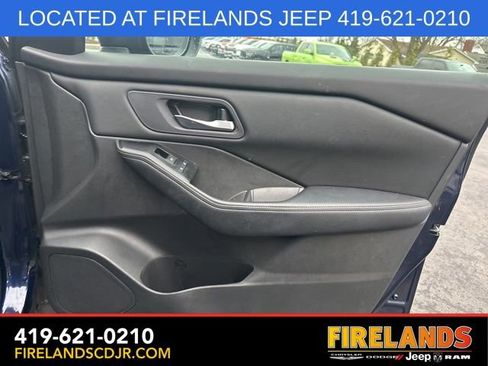 Used 2024 Nissan Rogue SV image 16