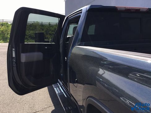 Used 2020 Chevrolet Silverado 3500 LTZ w/ LTZ Premium Package image 33