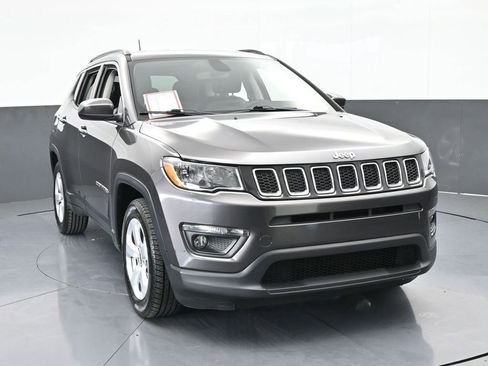 Used 2021 Jeep Compass Latitude image 9