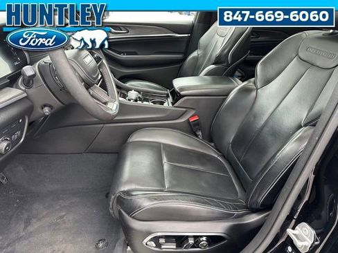 Used 2023 Jeep Grand Cherokee Overland w/ Luxury Tech Group IV image 21