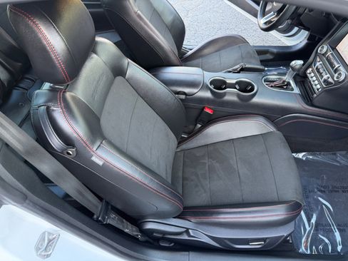 Used 2019 Ford Mustang GT Premium w/ Equipment Group 401A RWD image 34